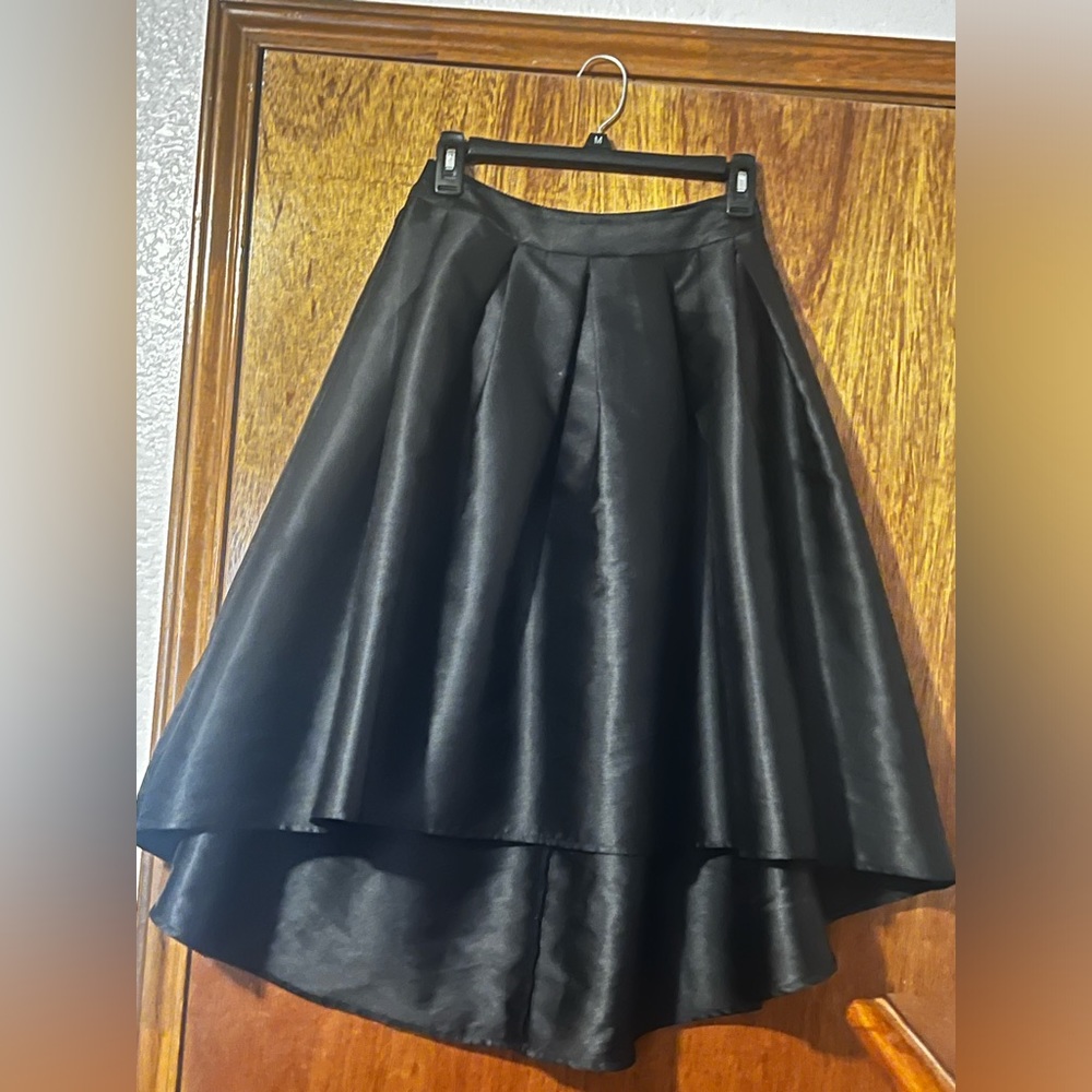 Black skirt